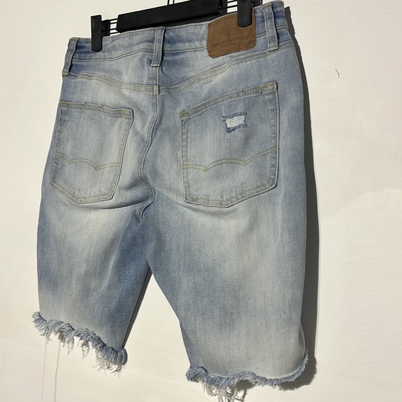 American Eagle Men’s Extreme Flex 4 Lightwash Distressed Denim Shorts Size 30 - Picture 9 of 12